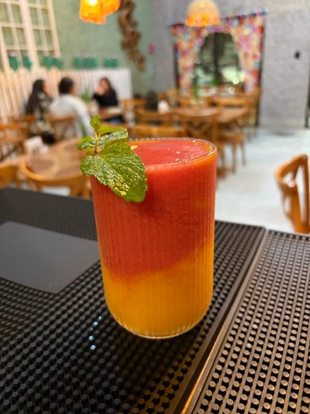 SUCO DE MARACUJÁ COM MORANGO